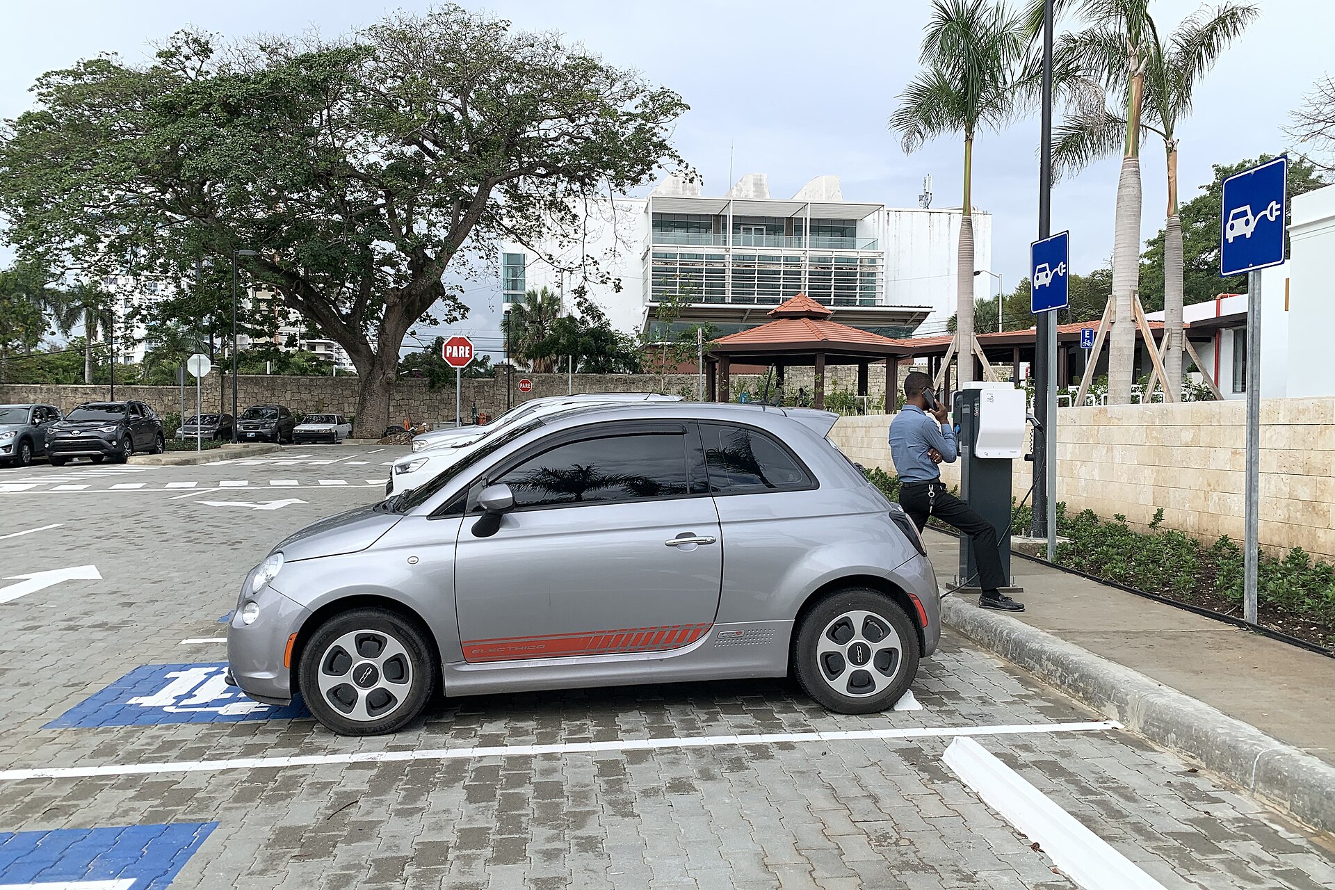 Fiat 500e 42kWh Icon Auto 3dr